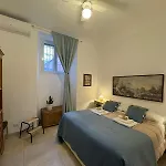 Warm Hideaway In Vibrant Tuscolano *